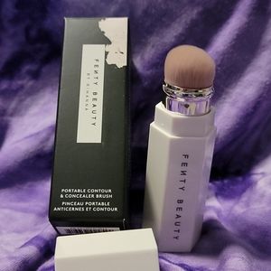 Fenty Beauty Portable Contour & Concealer Brush